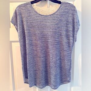 Apt 9 women’s blue and white striped sleeveless top